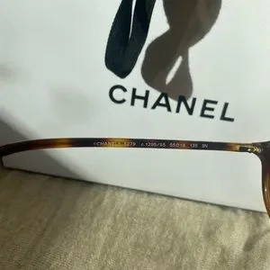 CHANEL | Accessories | 9s Y2k Chanel Tortoiseshell Round  display picture 3